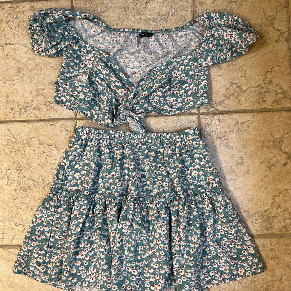 Skirt and cropped top -SHEIN
